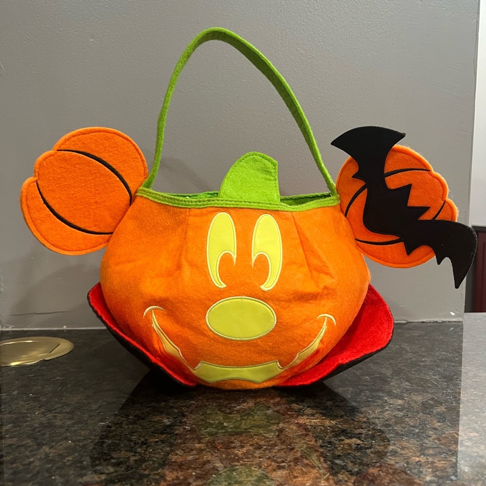 MICKEY MOUSE Pumpkin Vampire Glow in the Dark Trick or Treat Bucket